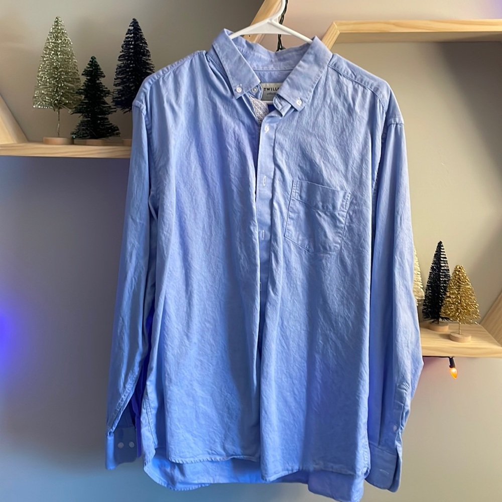 XL Twillory tailored fit untuckable button down